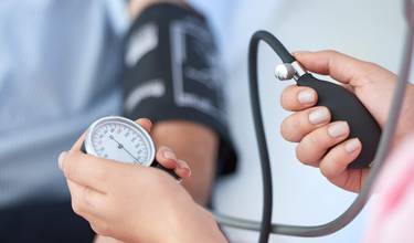 6 healthy choices that lower elevated blood pressure